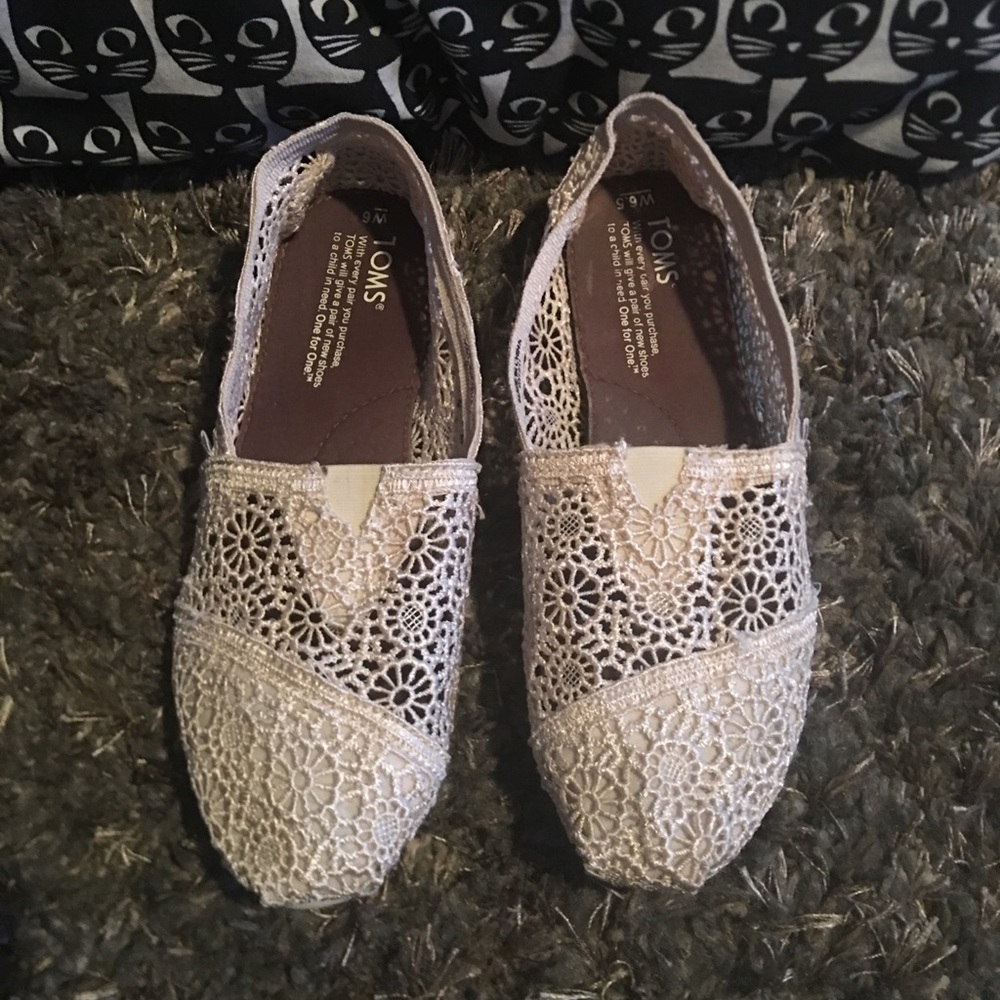 Lace Toms - 6.5